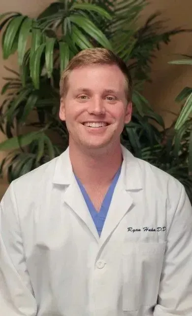 Dr. Hyan Huhn