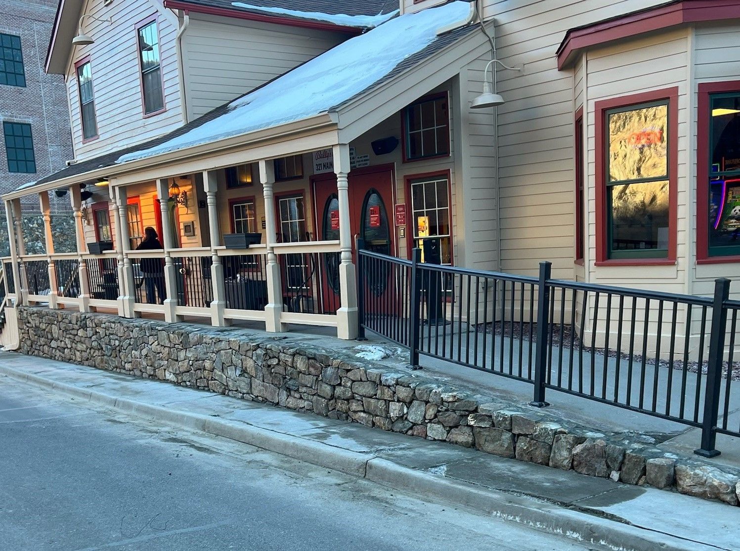 A building with retaining wall ramp