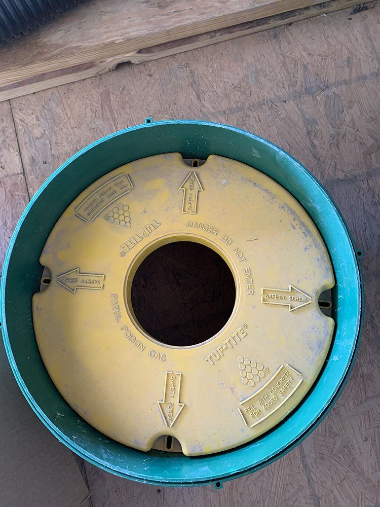 Safety bung for risers