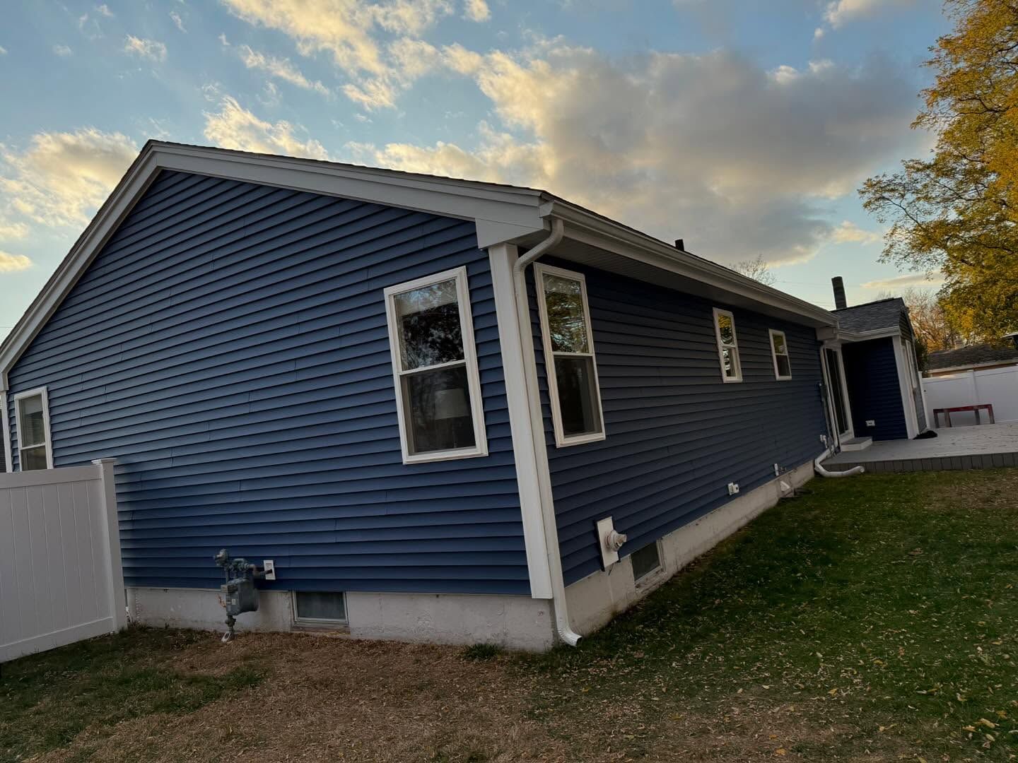 Home Siding Professional, Fiber Cement, Vinyl, Cedar Wood