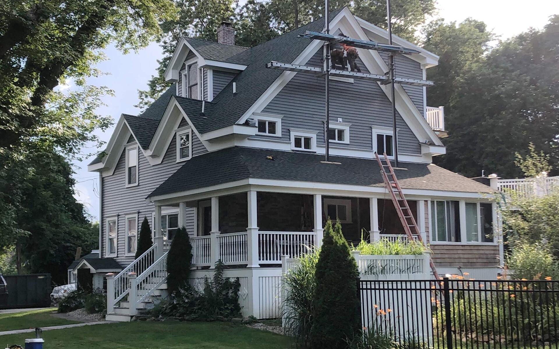 Roofing Contract - Siding Contractor Taunton, MA