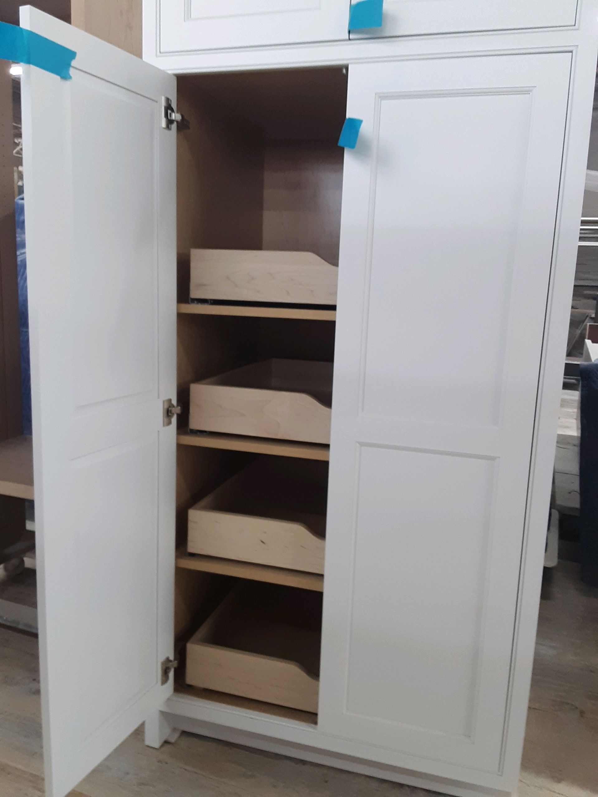 Storage cabinet
