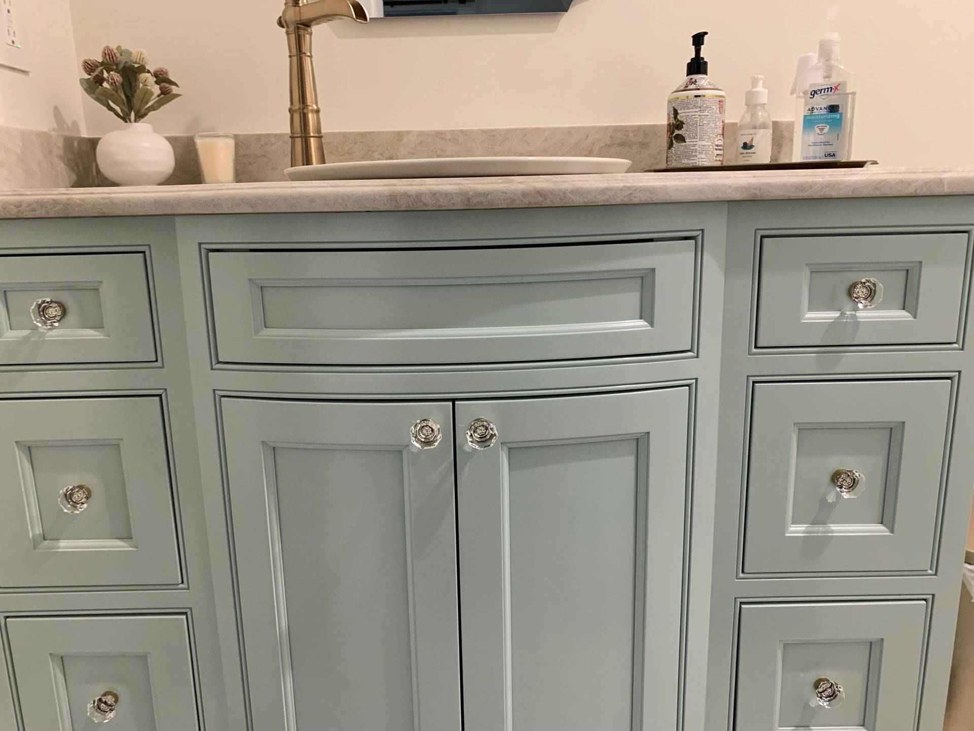 Bathroom cabinet