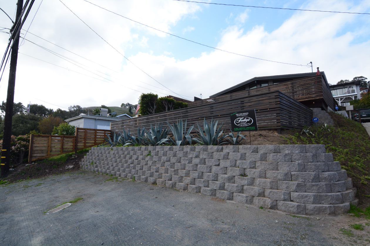 Custom Fencing Decks and Pergolas