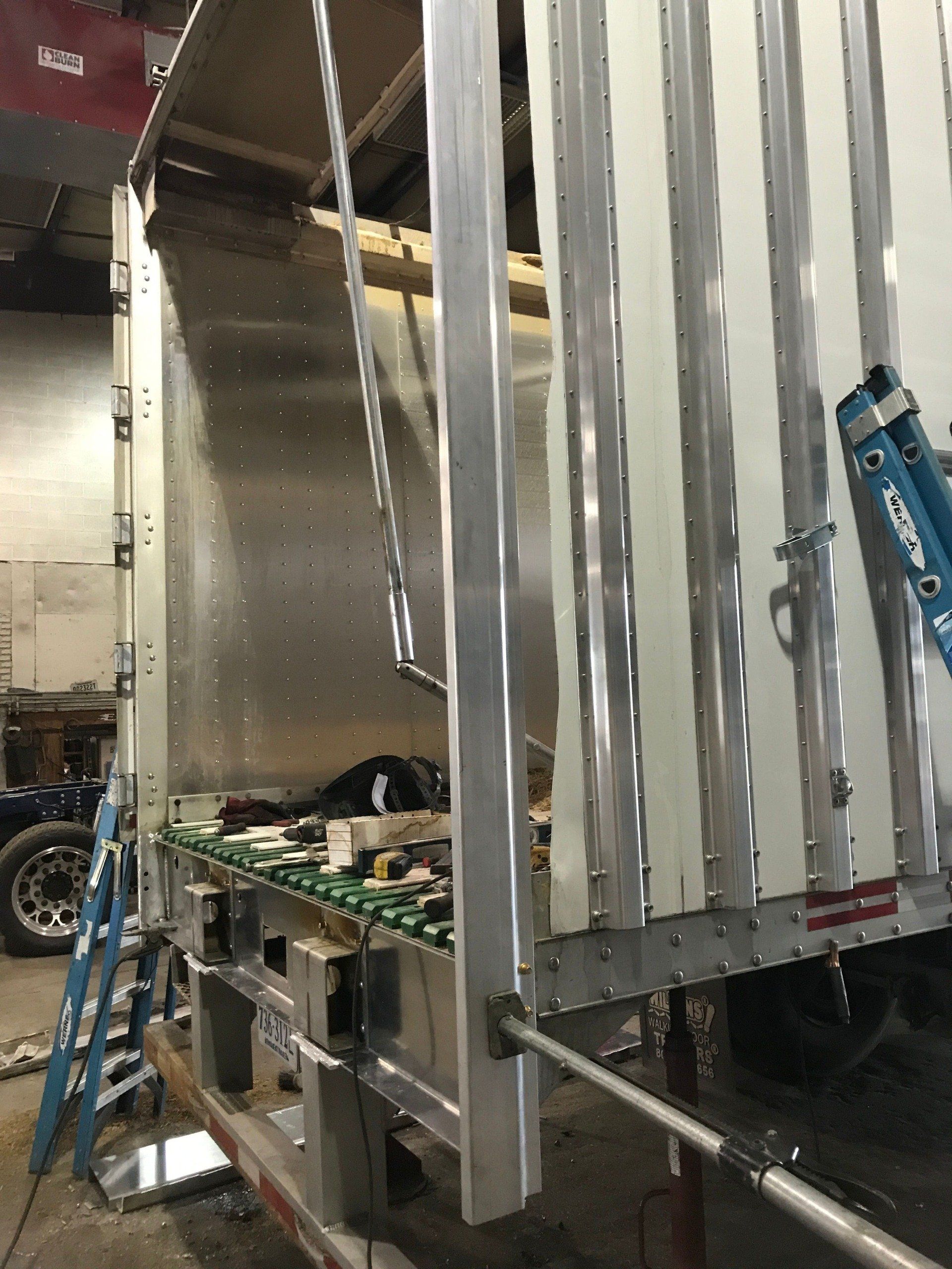 Walking floor trailer repair
