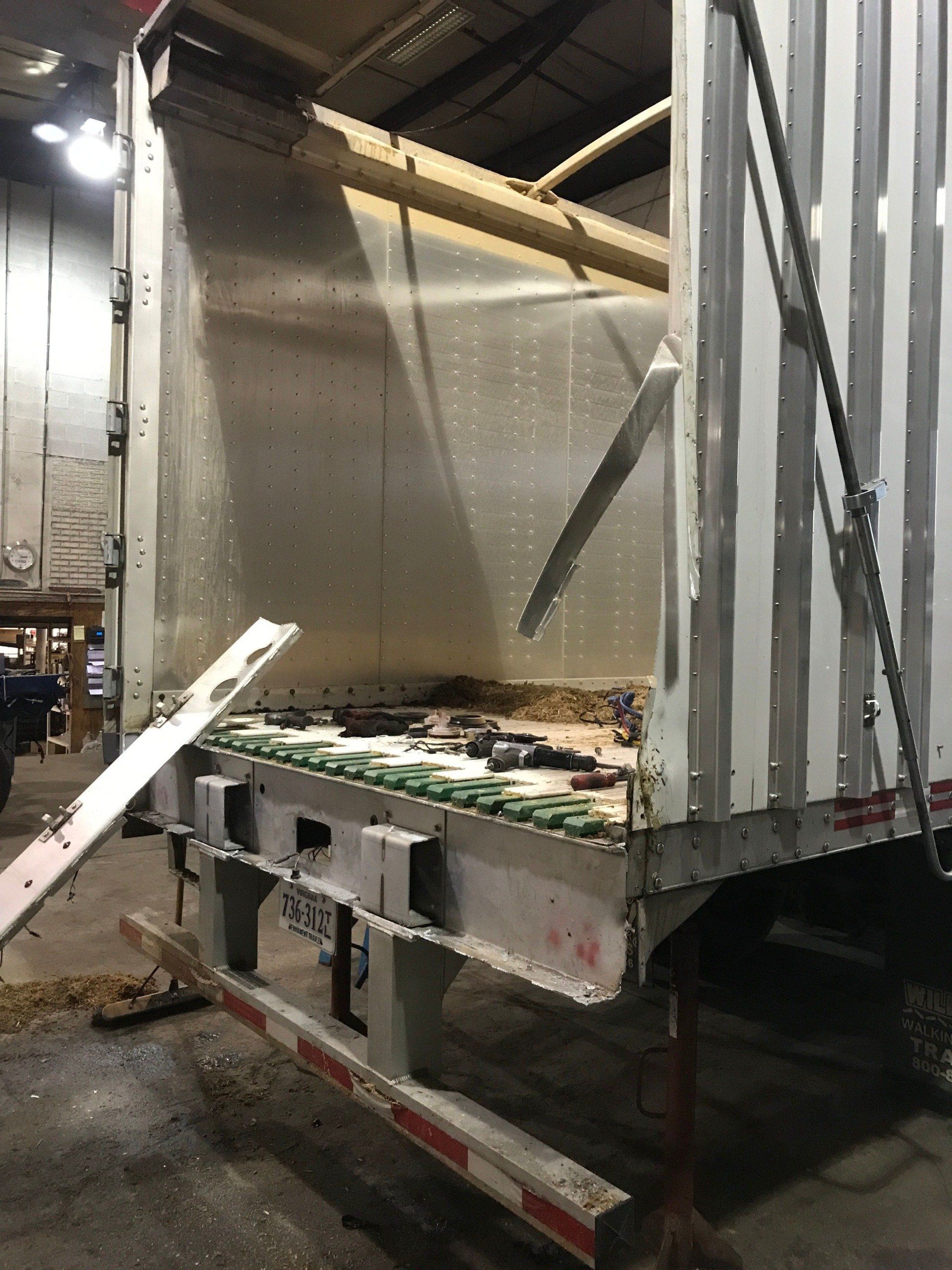 Walking floor trailer repair