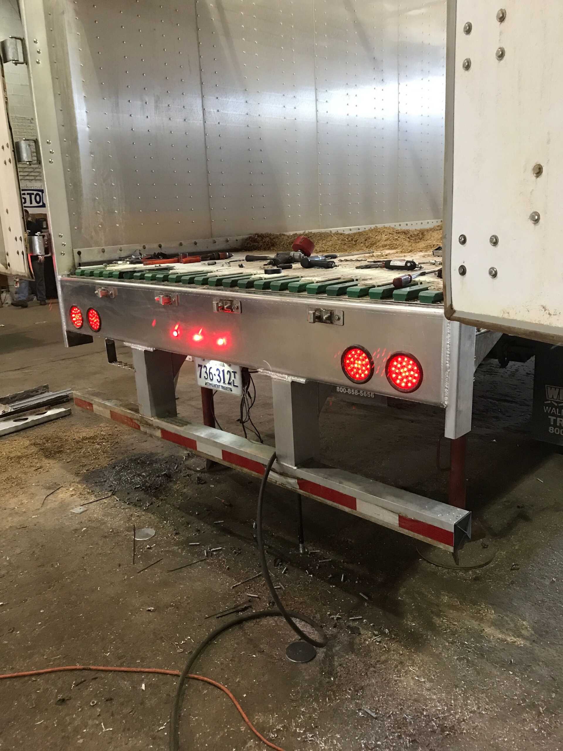 Walking floor trailer repair