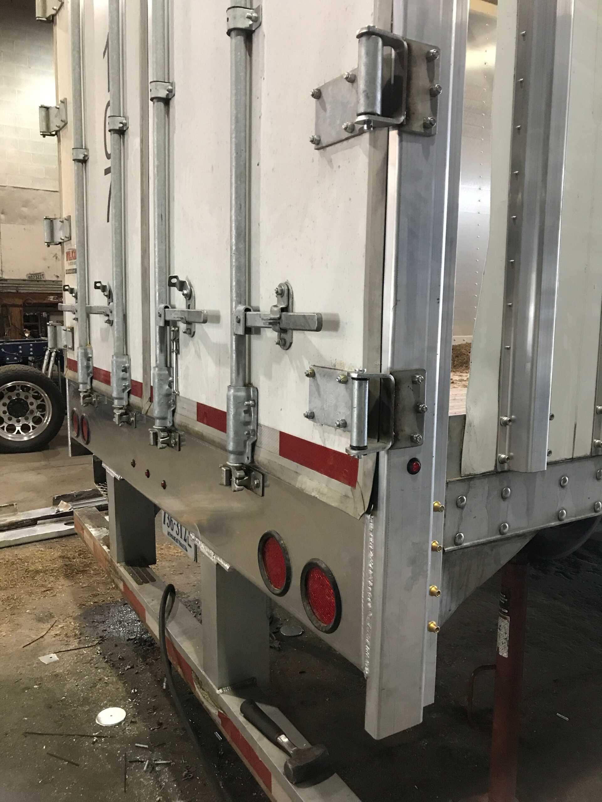 Walking floor trailer repair