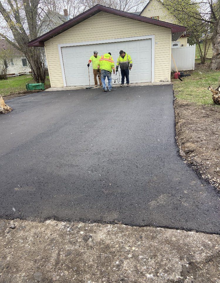 Asphalt paving service