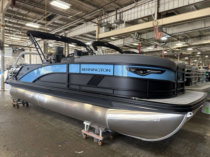 2026 Bennington S1 22 Stern Radius