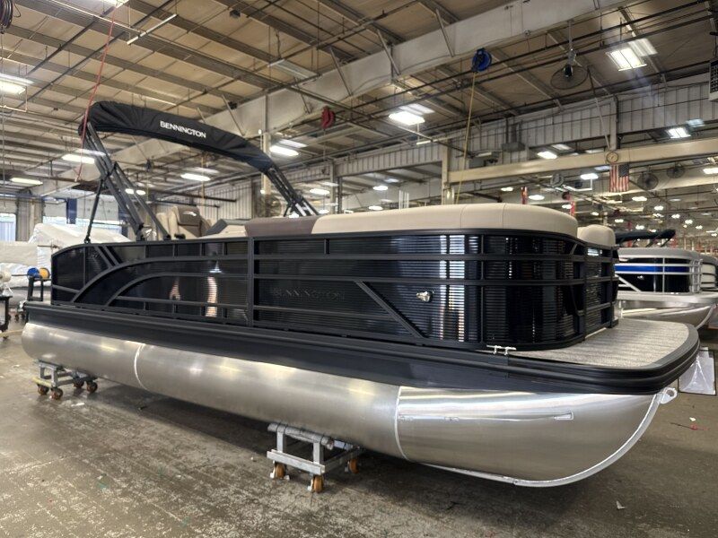 NEW 2027 Bennington 22 S1 Stern Radius w/ Suzuki 150, Bennington Pontoons, Pontoons Near Me, Boats $