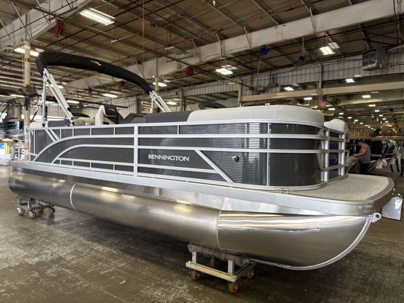 NEW 2027 Bennington 22 S1 Stern Radius, Bennington pontoons, new boats near me, pontoon boats
