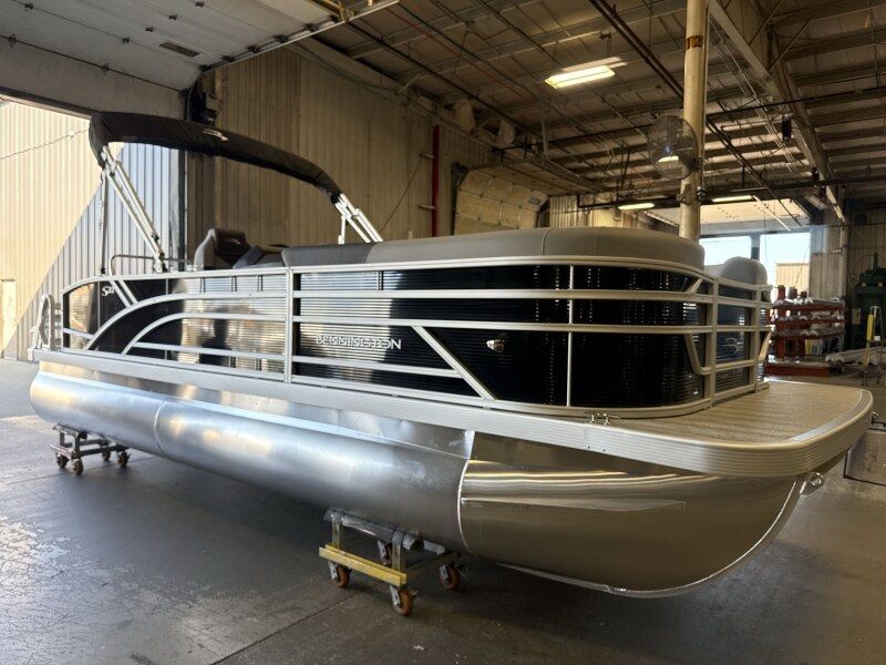 NEW 2027 Bennington 22 S1 Swingback w/ Yamaha 115, Bennington Pontoons, Pontoons for Sale, Boats