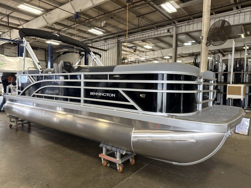 NEW 2027 Bennington 22 S1 Stern Radius w/ Yamaha 150, Bennington Pontoons, Boats for Sale, New Boats
