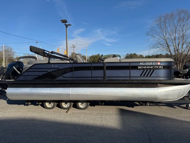 2022 Bennington 23LFB with Mercury 250