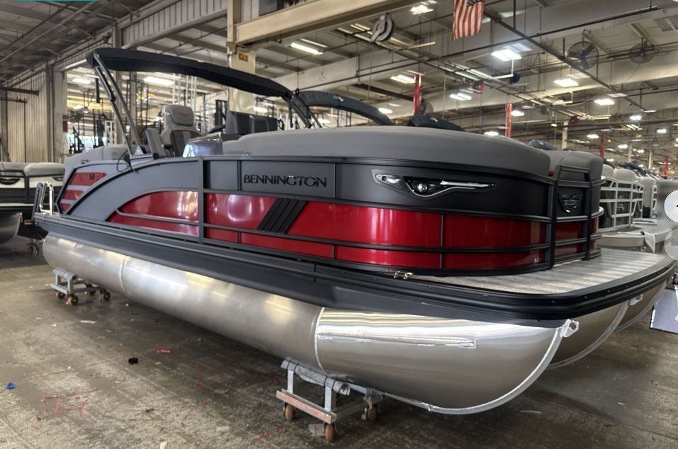 2026 Bennington S1 22 Stern Radius
