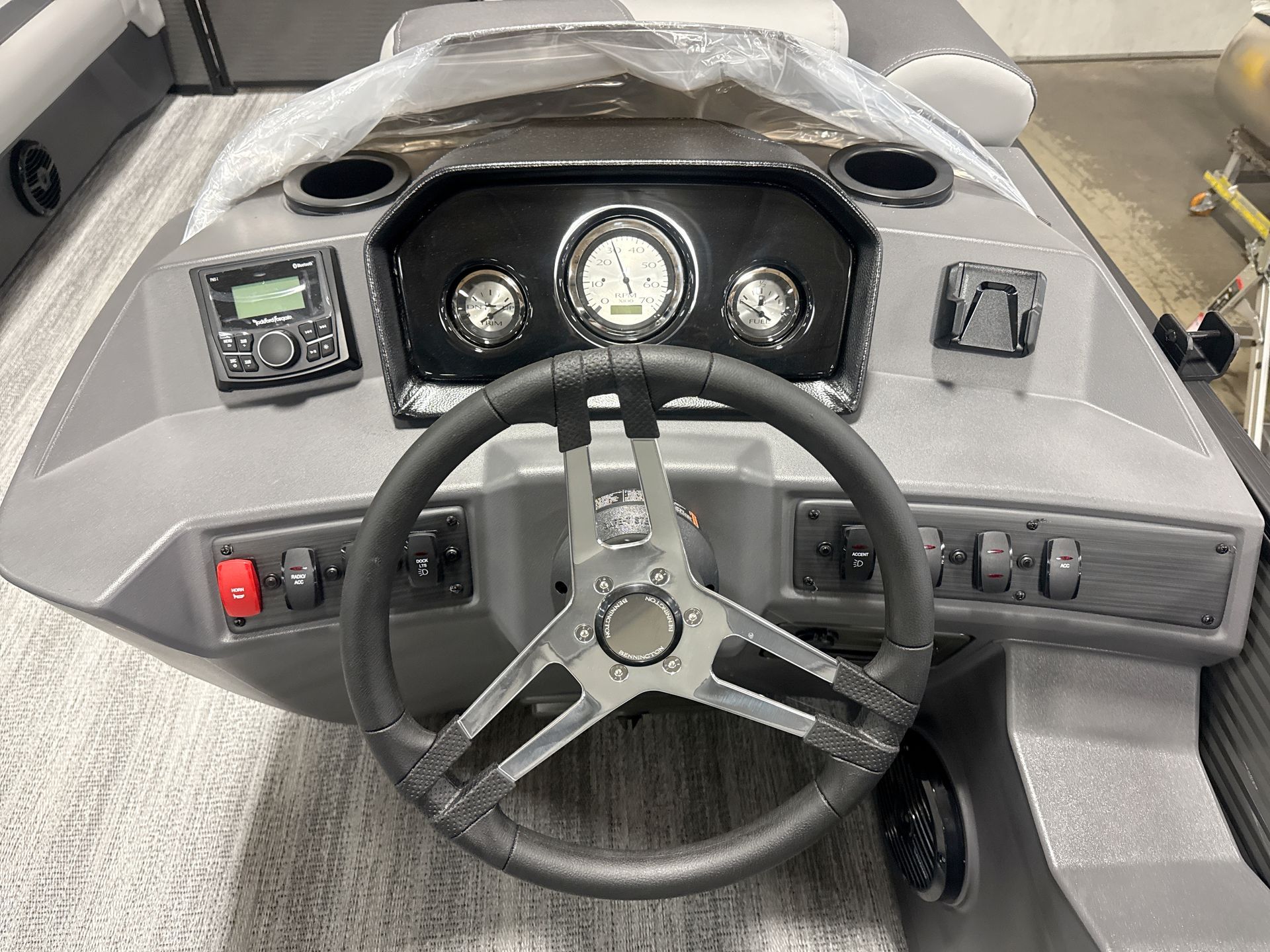 Bennington 2026 S Cruise Jump Seat