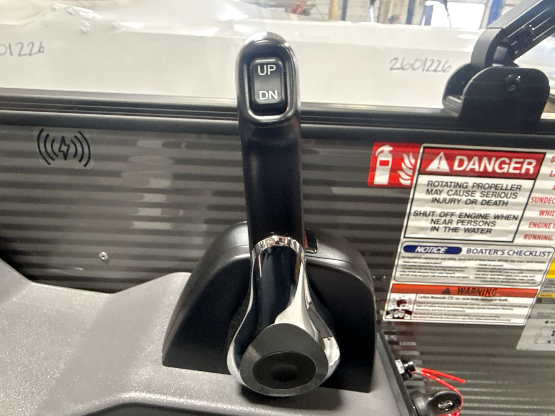 Bennington 2026 S Cruise Jump Seat