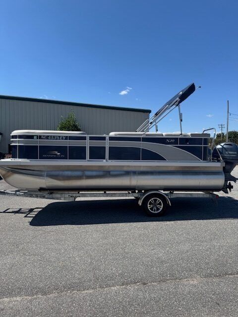 2023 Sea Chaser 24 HFC w/Twin Merc F150s