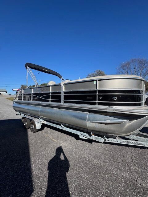 2023 Sea Chaser 24 HFC w/Twin Merc F150s