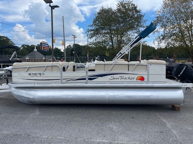 2023 Sea Chaser 24 HFC w/Twin Merc F150s