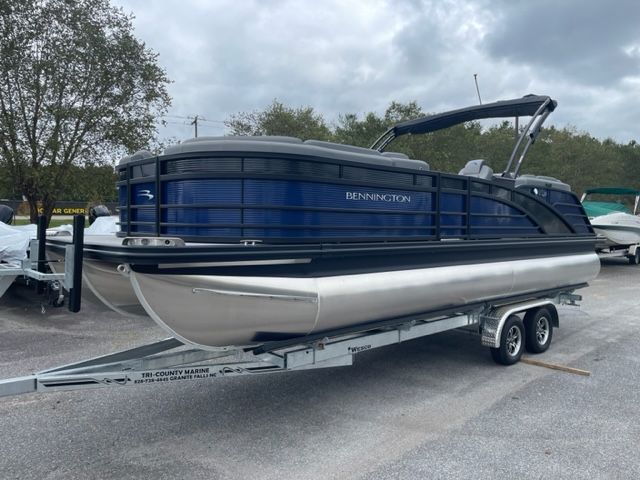 2023 Bennington 23R Fastback