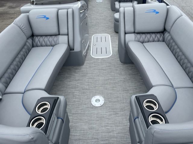 2023 Bennington 23R Fastback