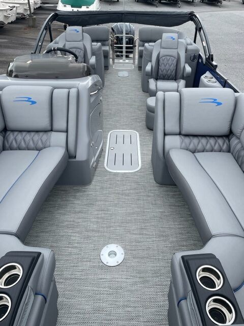 2023 Bennington 23R Fastback