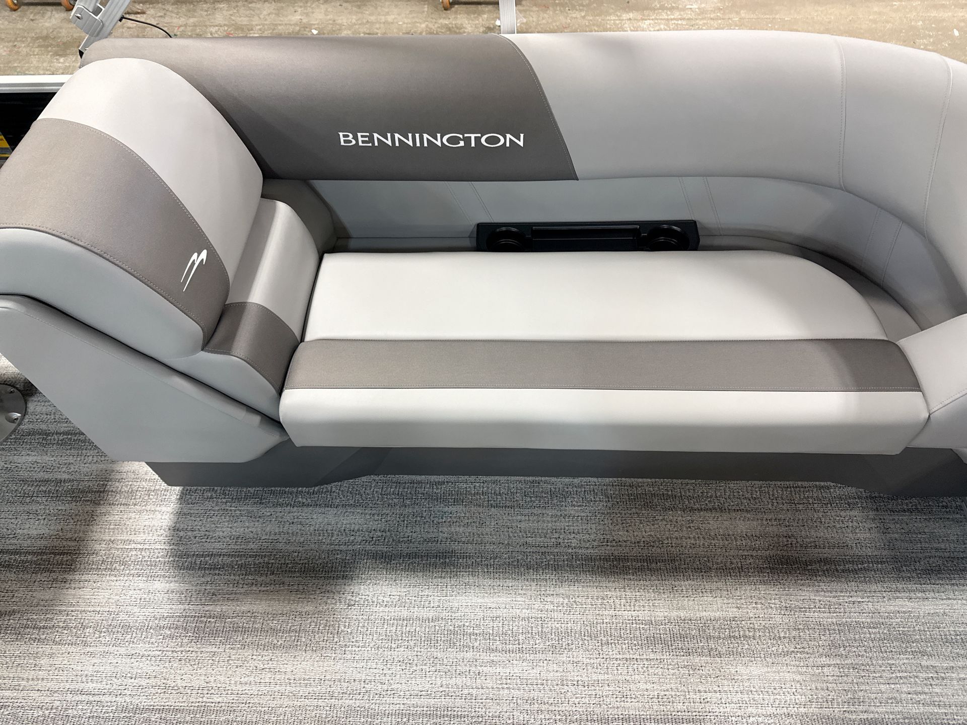 2025 Bennington 22SSRE