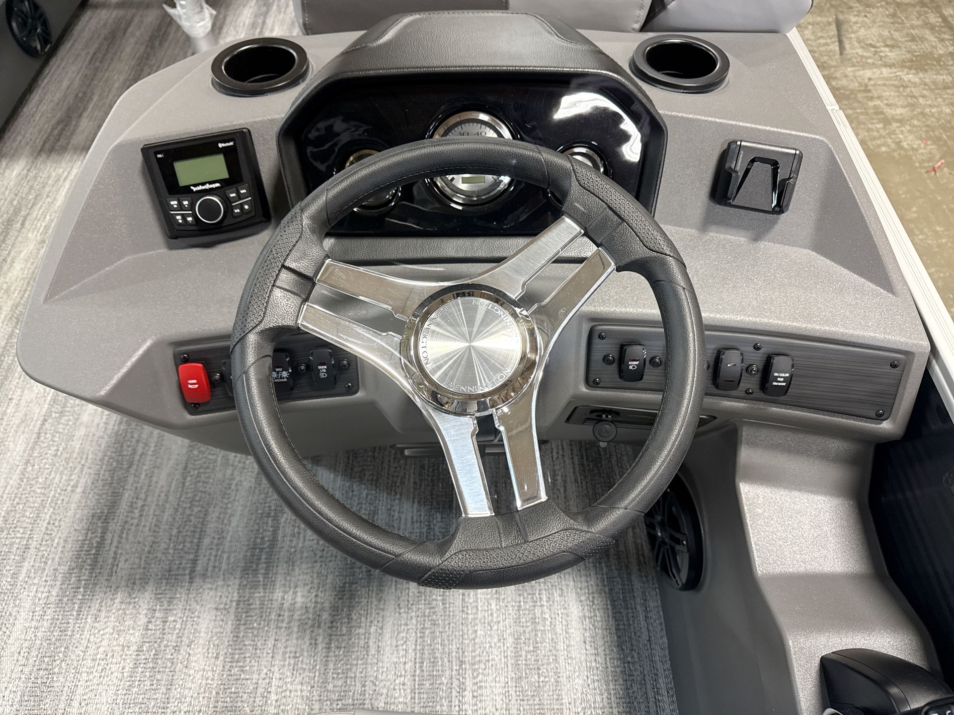 2025 Bennington 22SSRE