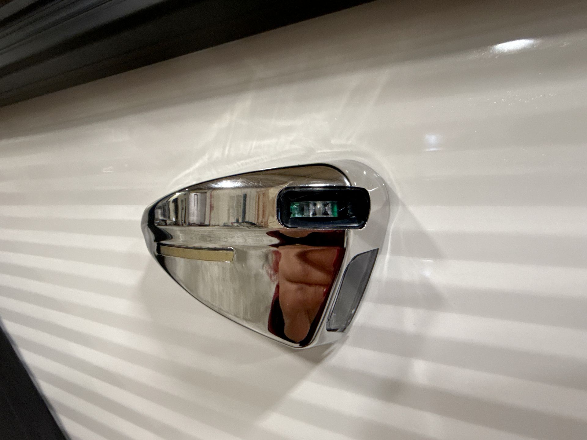 2026 Bennington 22 S Swingback