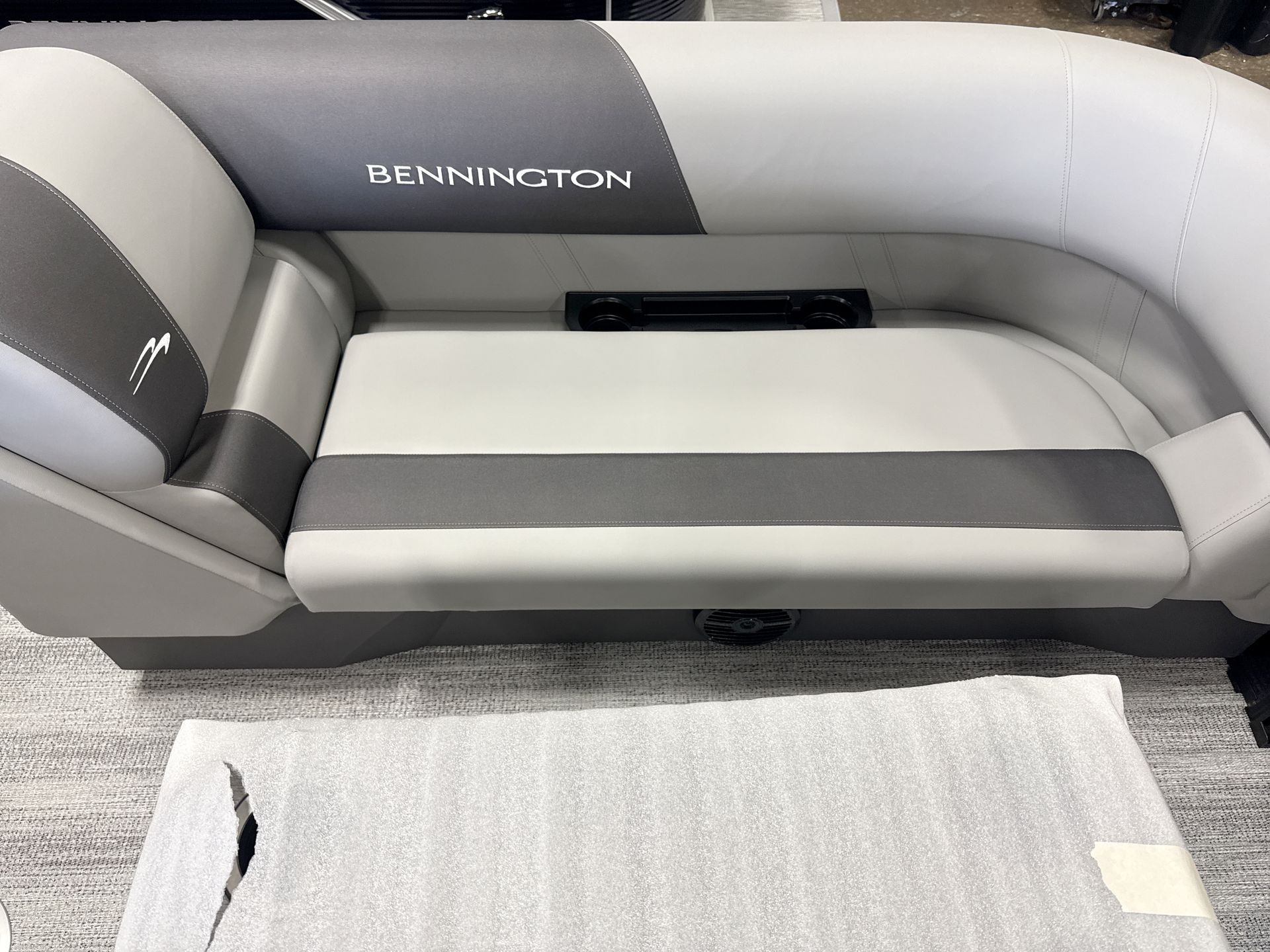 2026 Bennington 22SSB