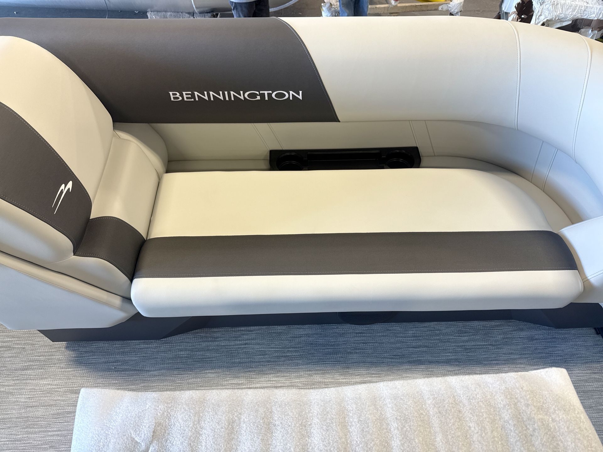 2026 Bennington 22 S1 Stern Radius