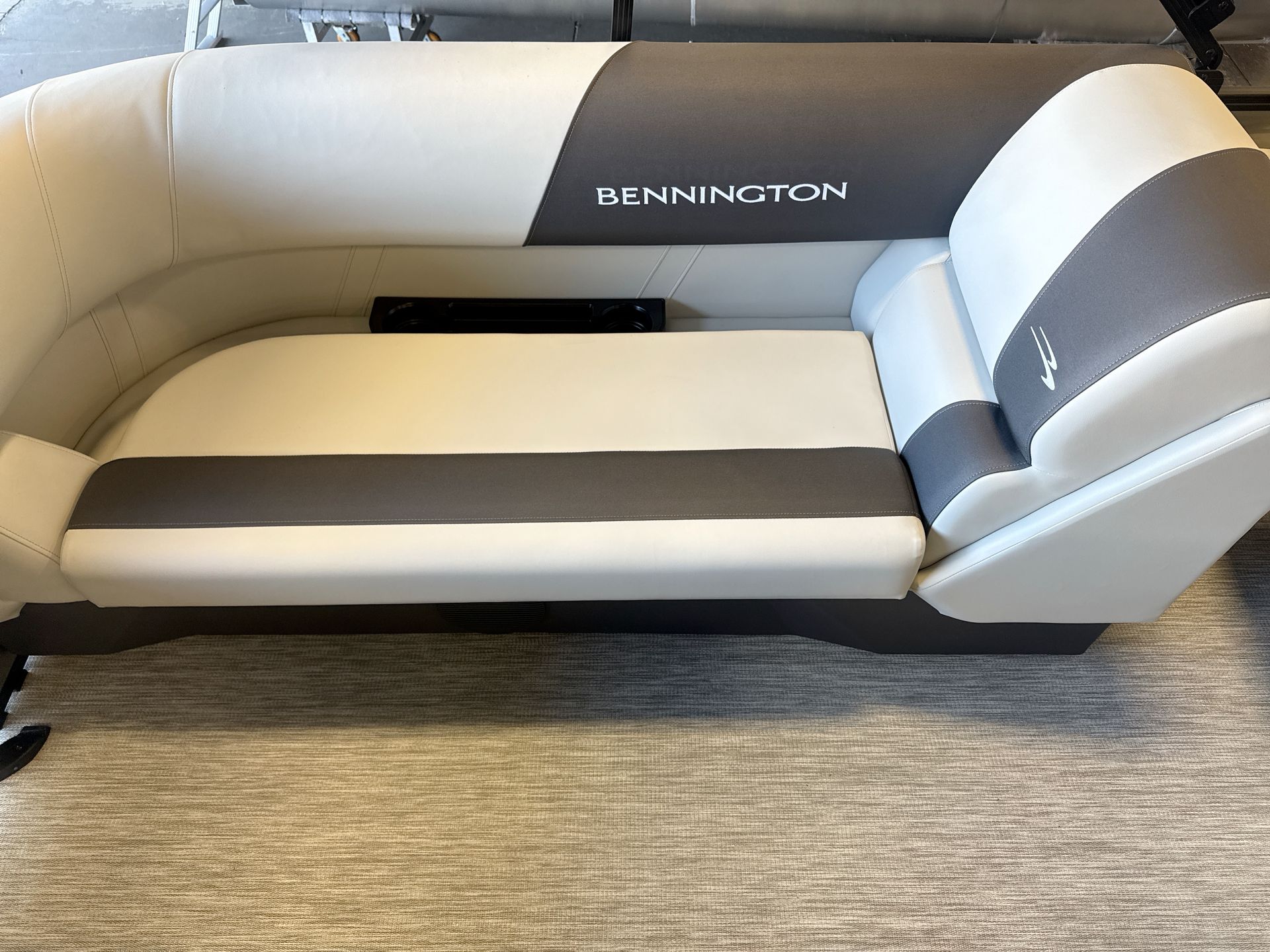 2026 Bennington 22 S1 Stern Radius