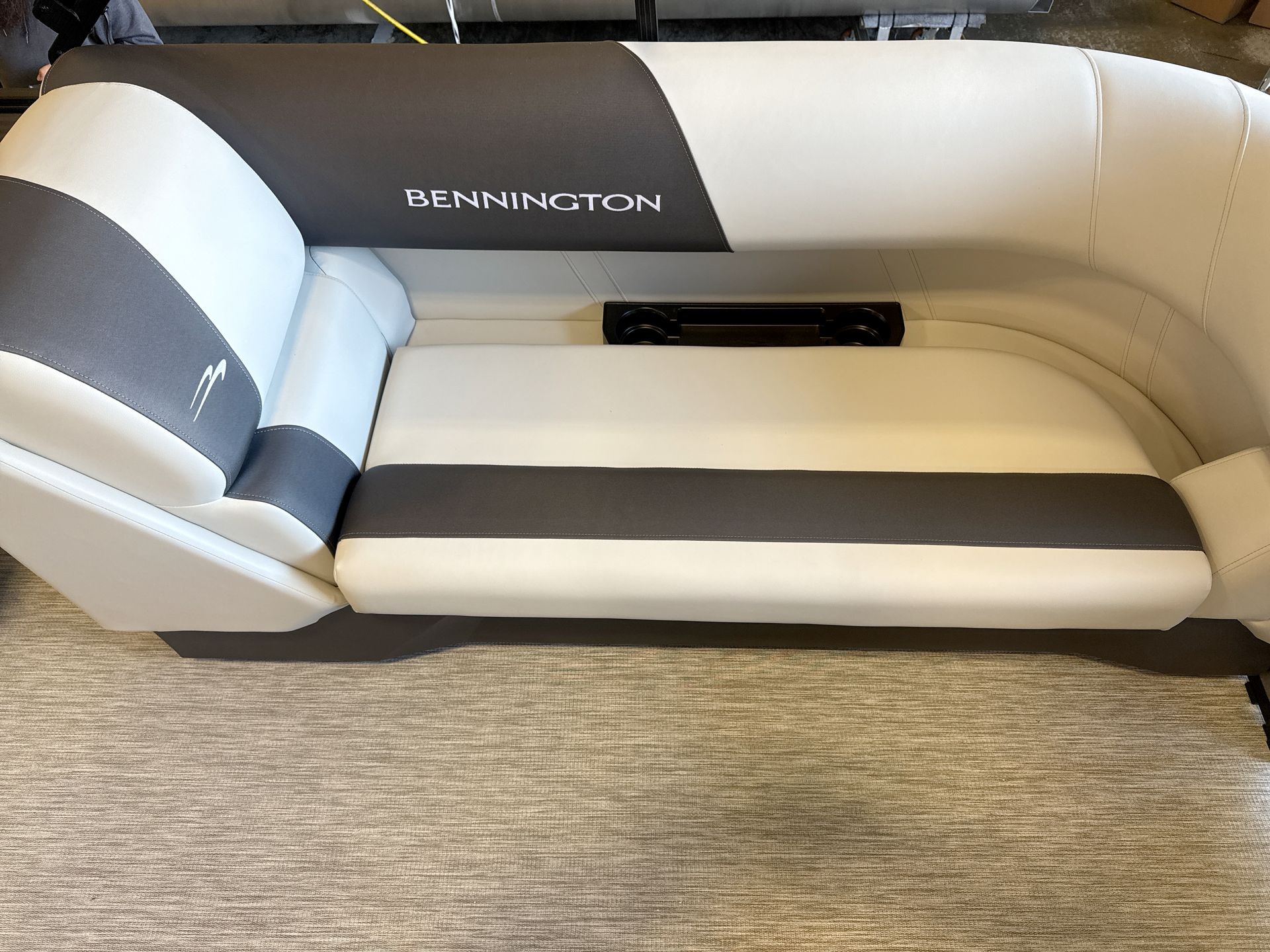 2026 Bennington 22 S1 Stern Radius