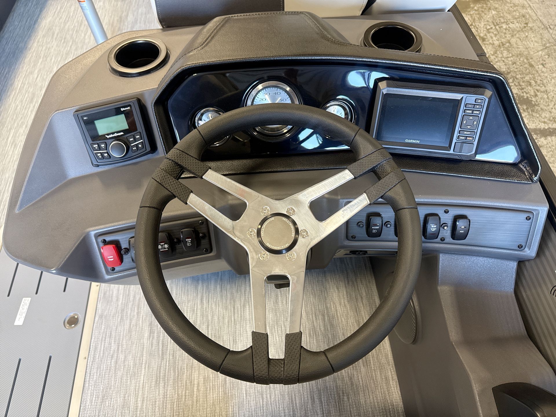 2026 Bennington 22 S1 Stern Radius