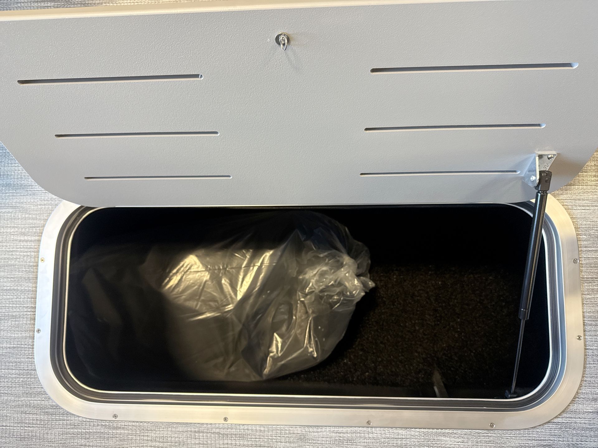 2026 Bennington 22 S1 Stern Radius