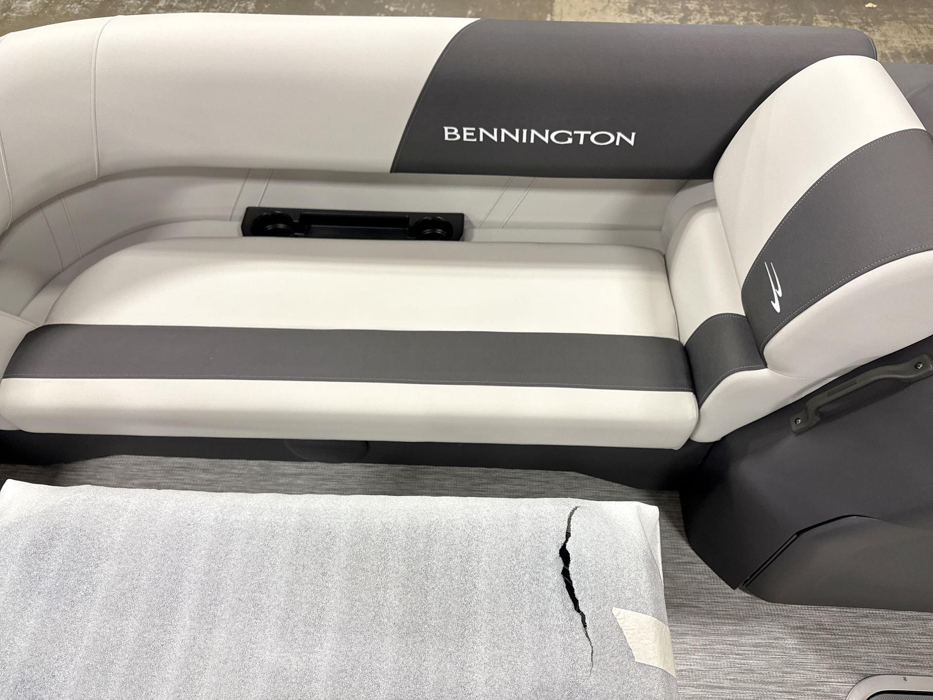 2026 Bennington S1 22 Stern Radius