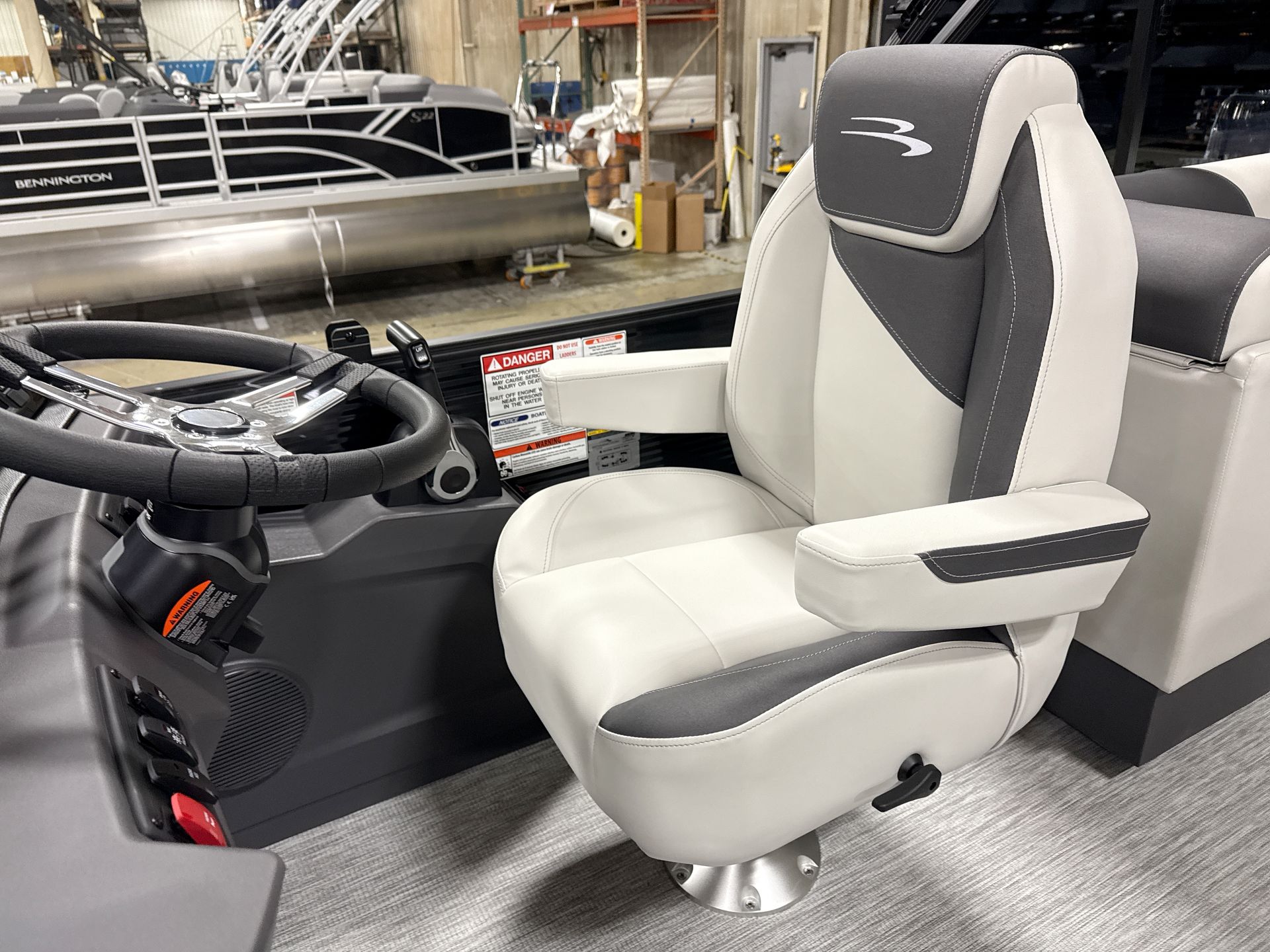 2026 Bennington S1 22 Stern Radius