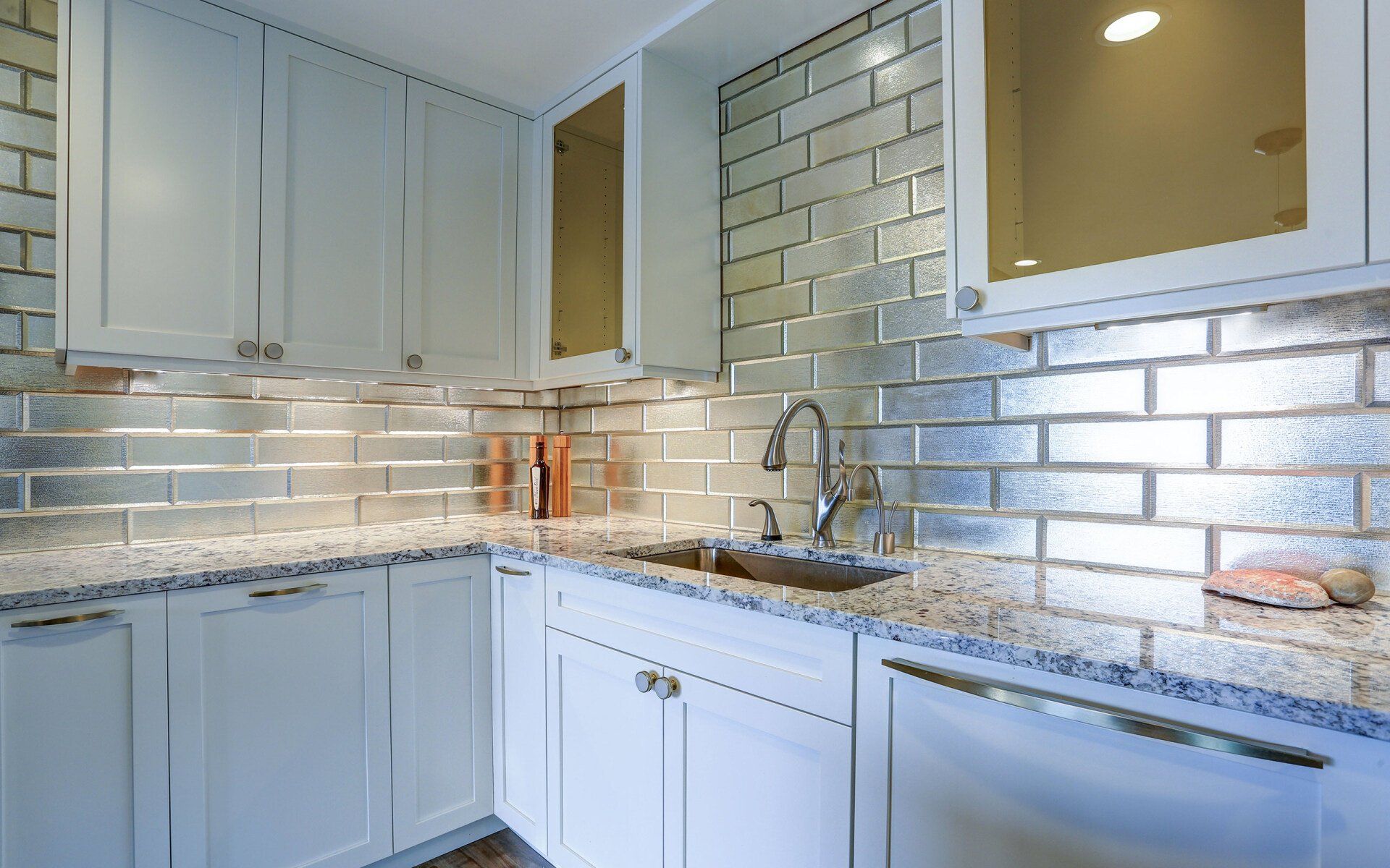 Kitchen tile