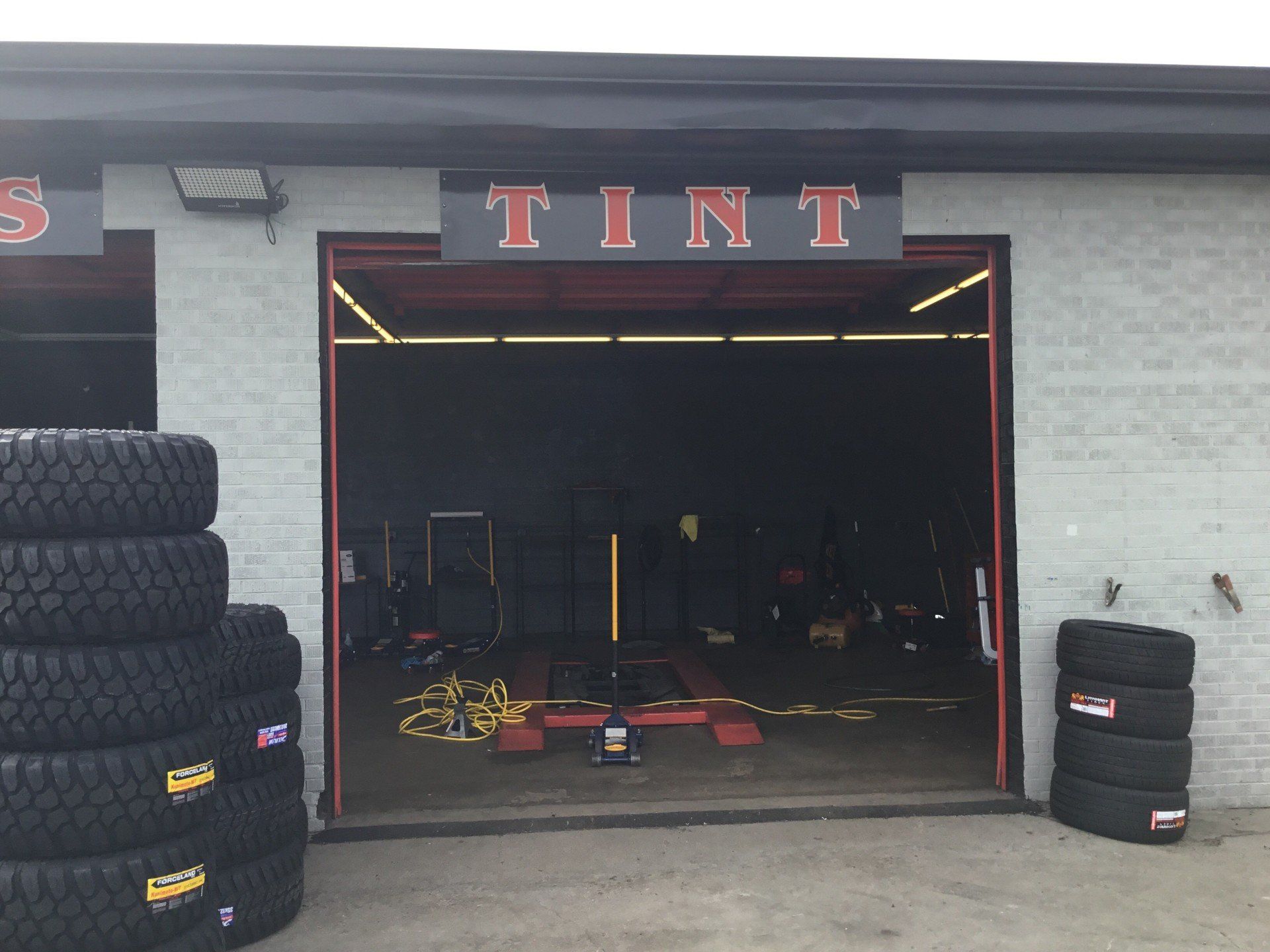Shop garage
