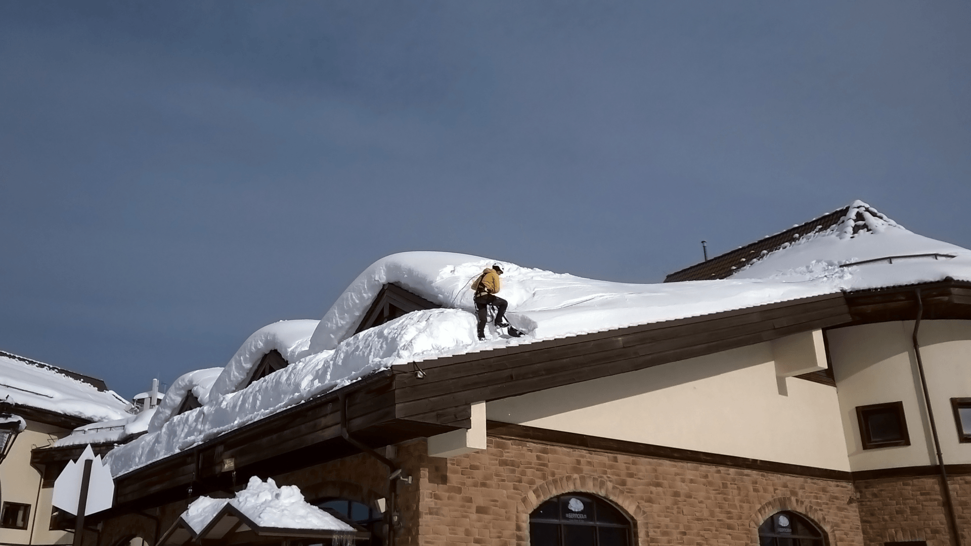 Roof De-Icing and Snow Removal Services