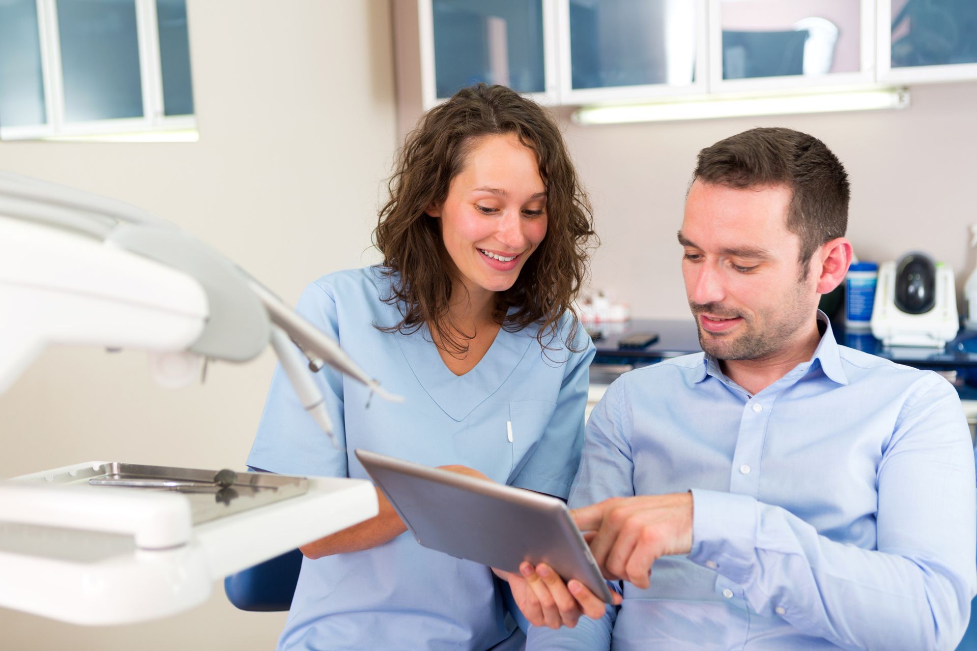 4 Questions to Ask Your Local Cosmetic Dentist Before Treatment