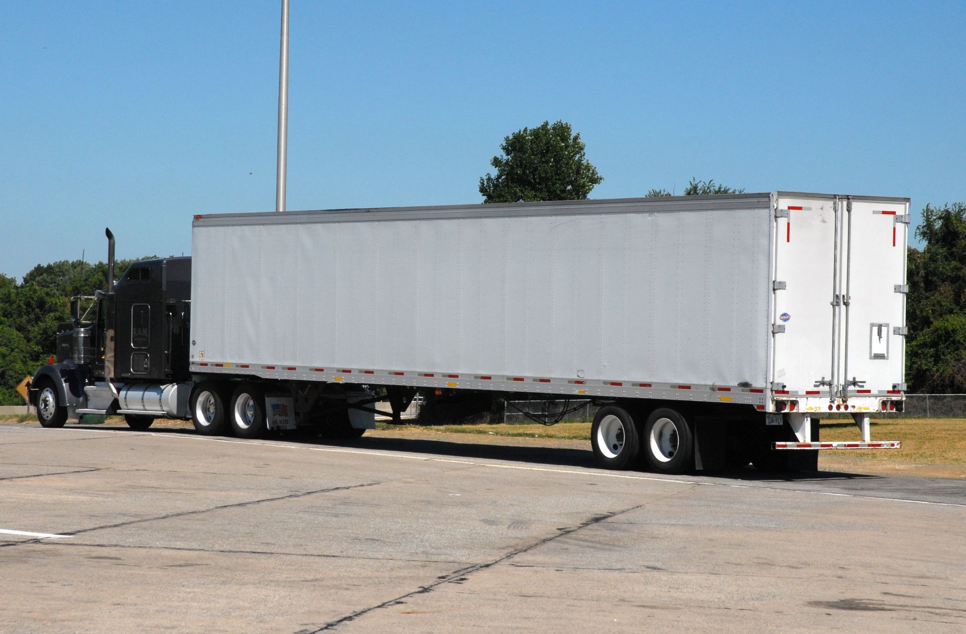 BT Trailer Services Inc.