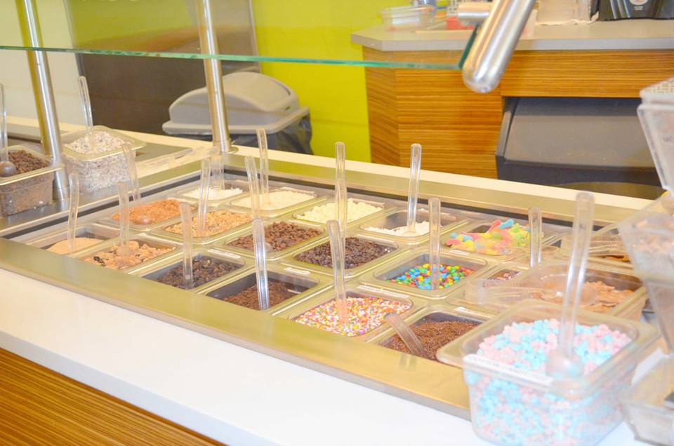 Interior design of Frozen yogurt toppings