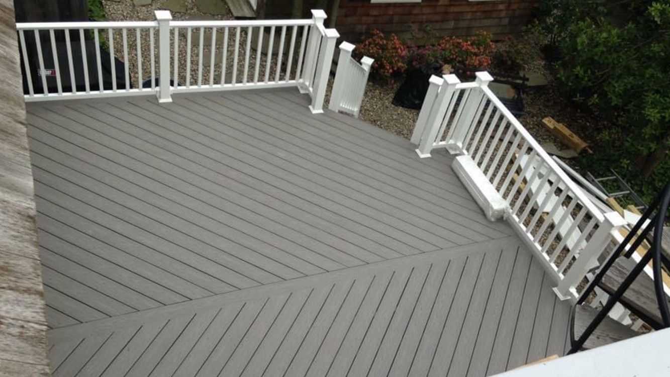 Universal Fiberglass and Contracting LLC