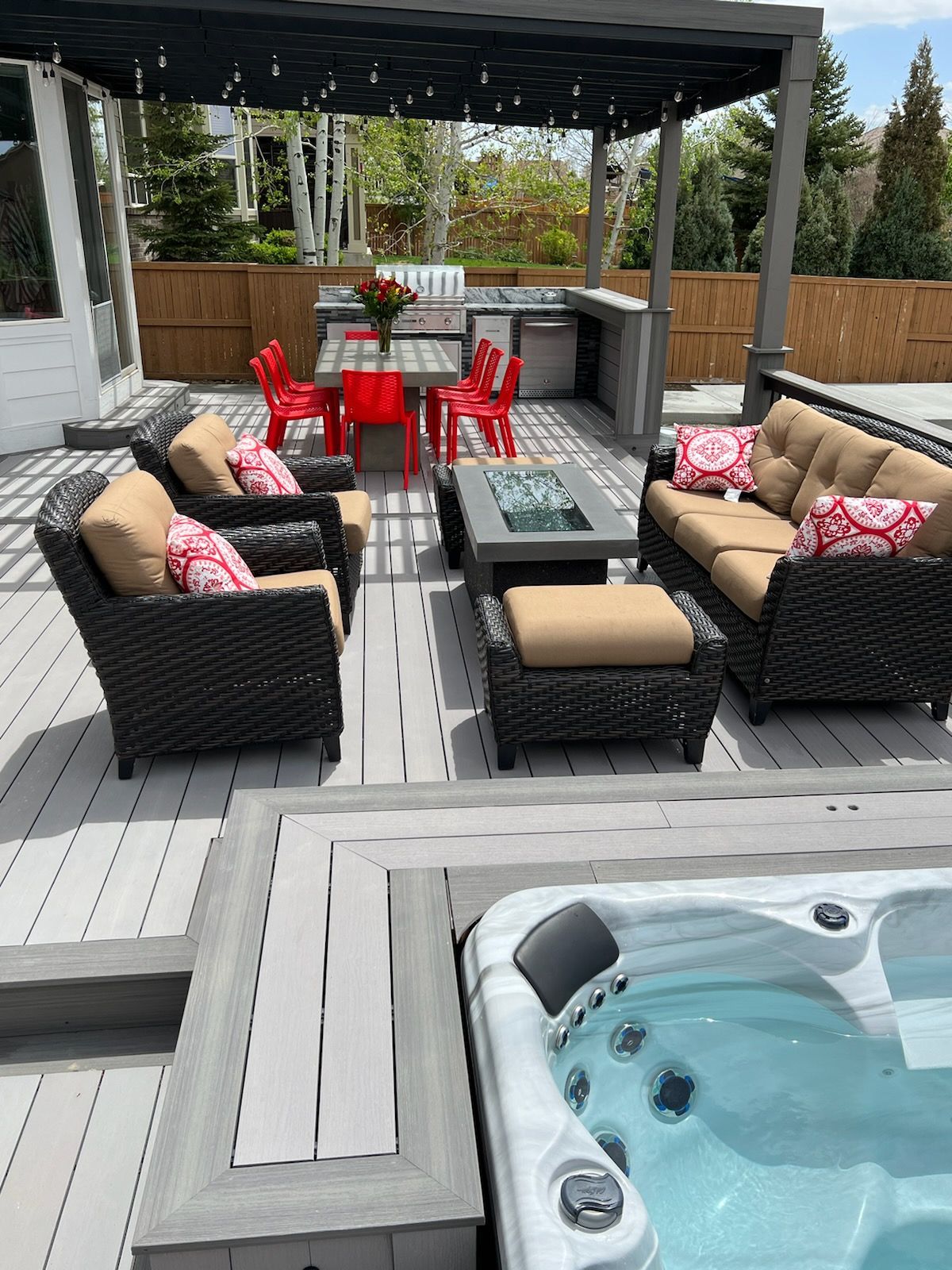 rogue-custom-decks-and-outdoor-living