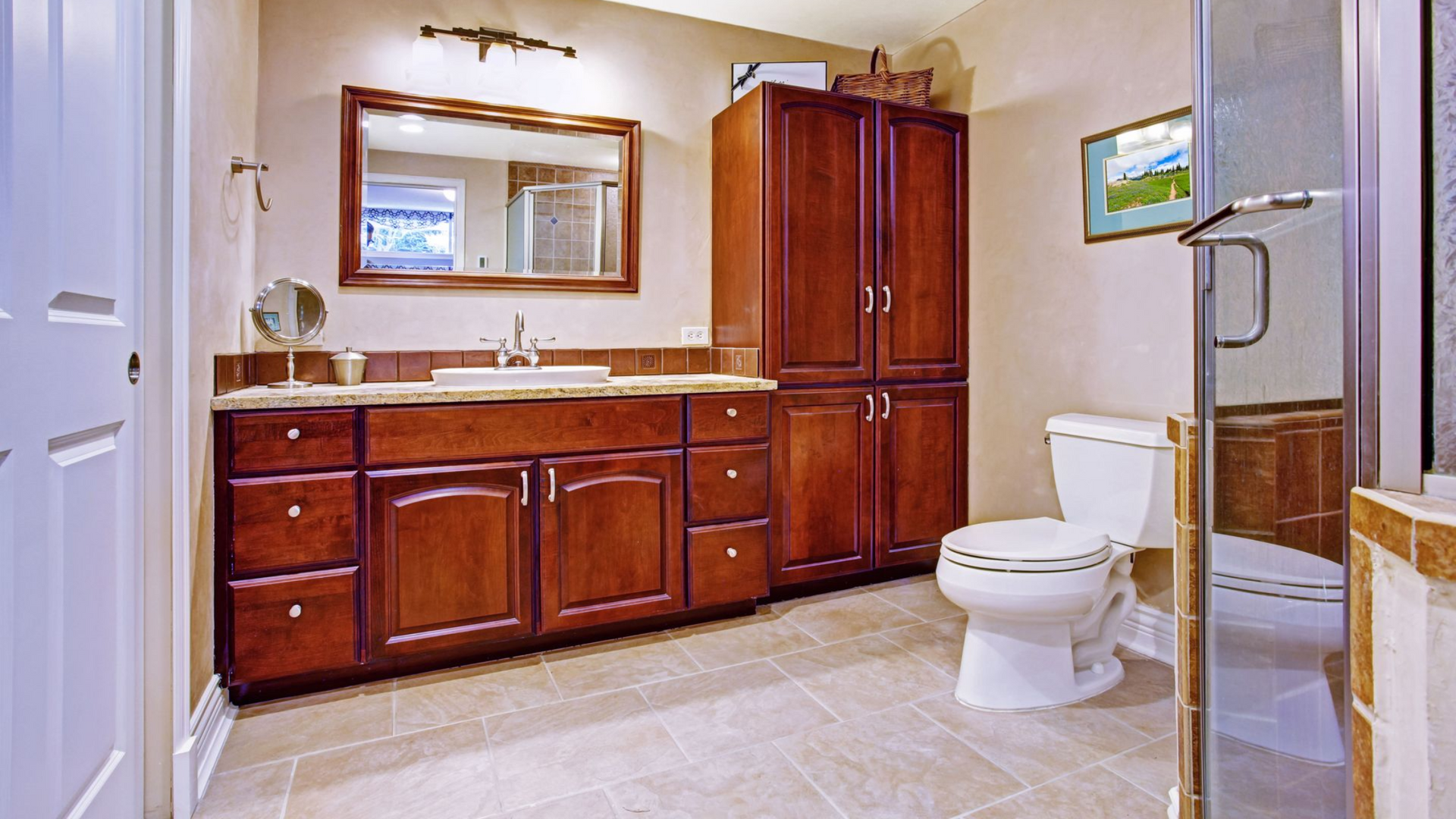 Image placeholder with gray background and text 