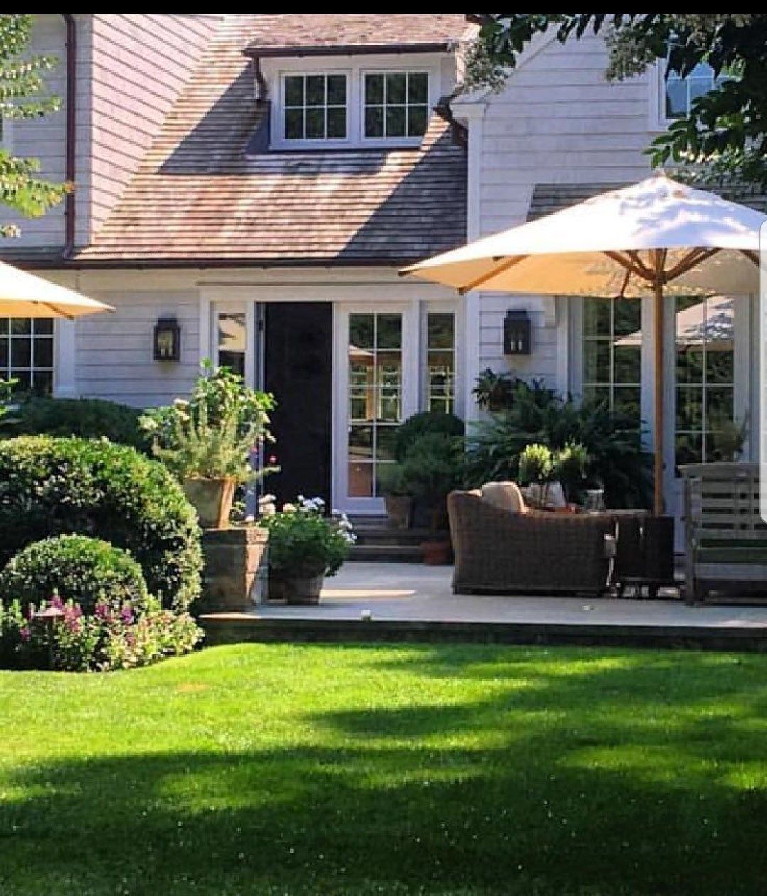 QAL Surroundings Images