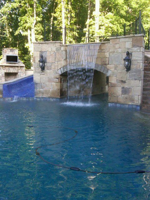 Pool water feature
